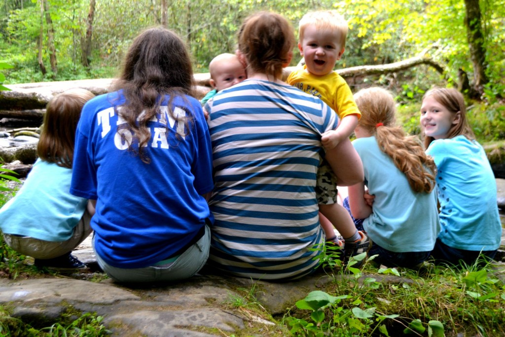 mom and kids in smoky mountains